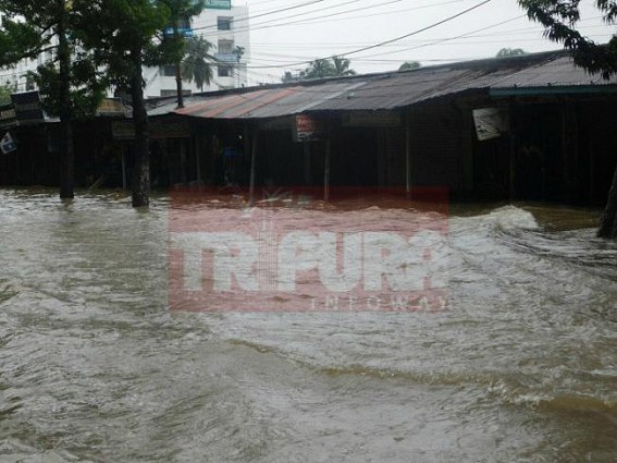 Flood increasing tension across Howrah river banks : Tension in the Capital City 